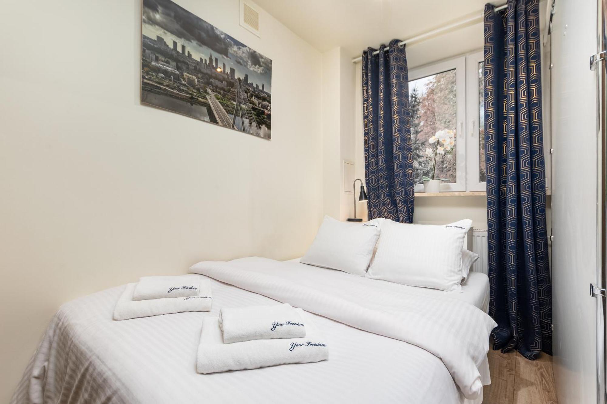 Dabrowskiego By Your Freedom Apartment